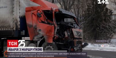 В Днепре фура протаранила автобус | Новости Украины