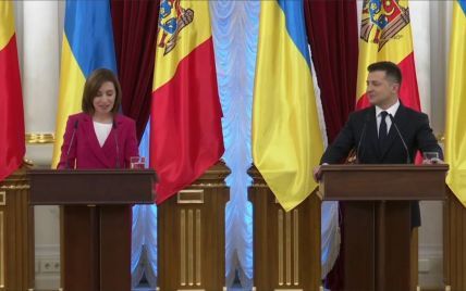 Президентка Молдови почала брифінг українською мовою: що сказала Санду (відео)