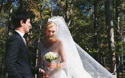 Невеста в платье от Dior: Карли Клосс вышла замуж за Джошуа Кушнера