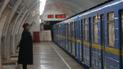 В киевском метро пассажиры поймали грабителя, который выхватил телефон у женщины