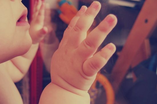 У Тернопільській області рятують 2-річну дитину, яка випила рідину для чищення труб