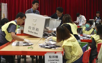 В Гонконге продемократическая оппозиция одержала сокрушительную победу на местных выборах