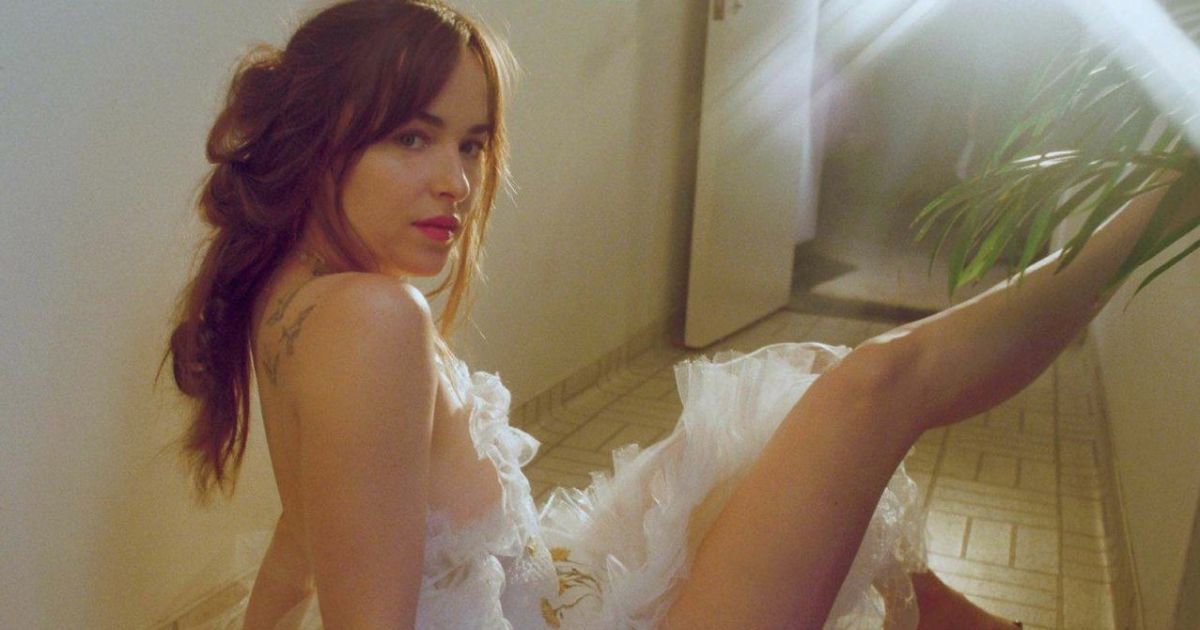 Дакота Джонсон в фотосете для US Allure