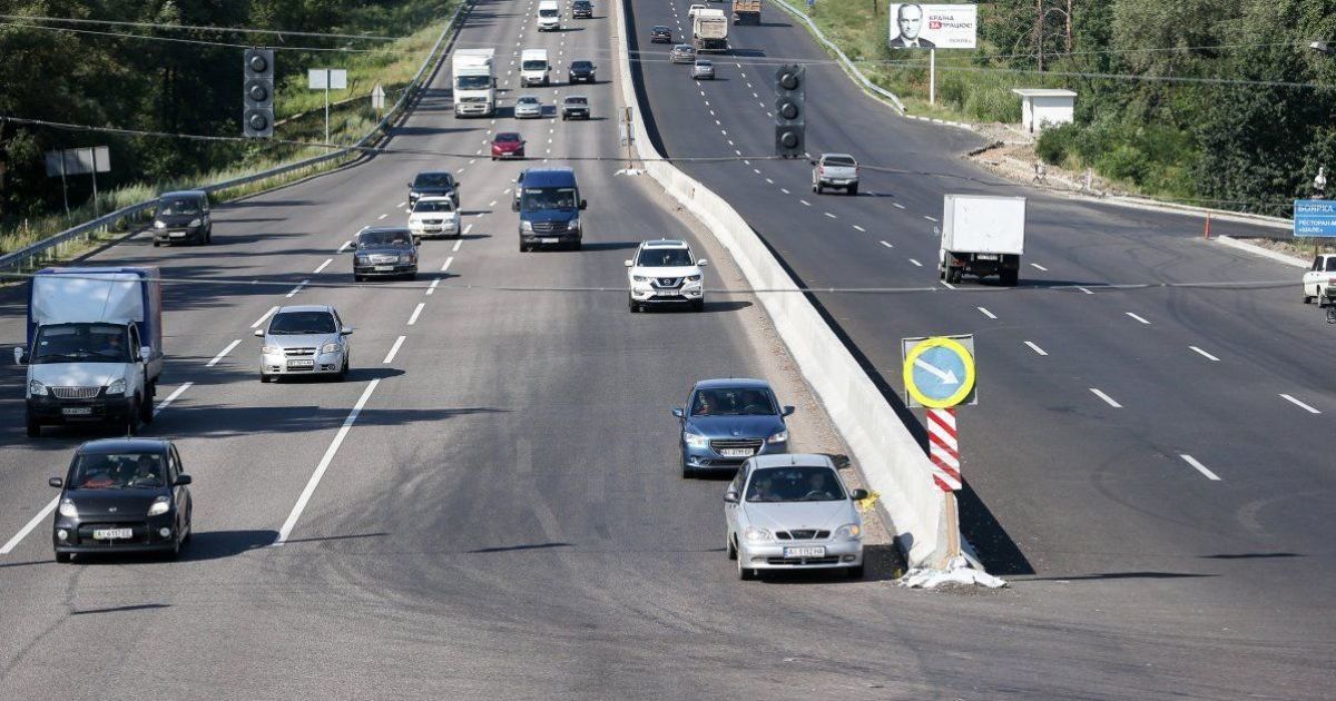 Трасу Київ–Одеса частково перекривають, щоб встановити автозважувач фур