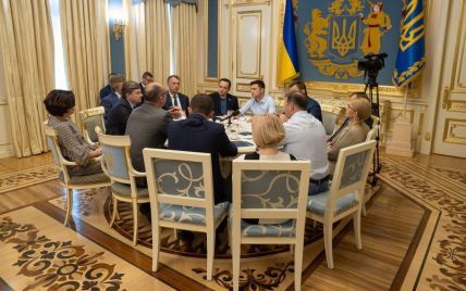У Зеленського пообіцяли оприлюднити відео зустрічі з лідерами фракцій щодо розпуску Ради