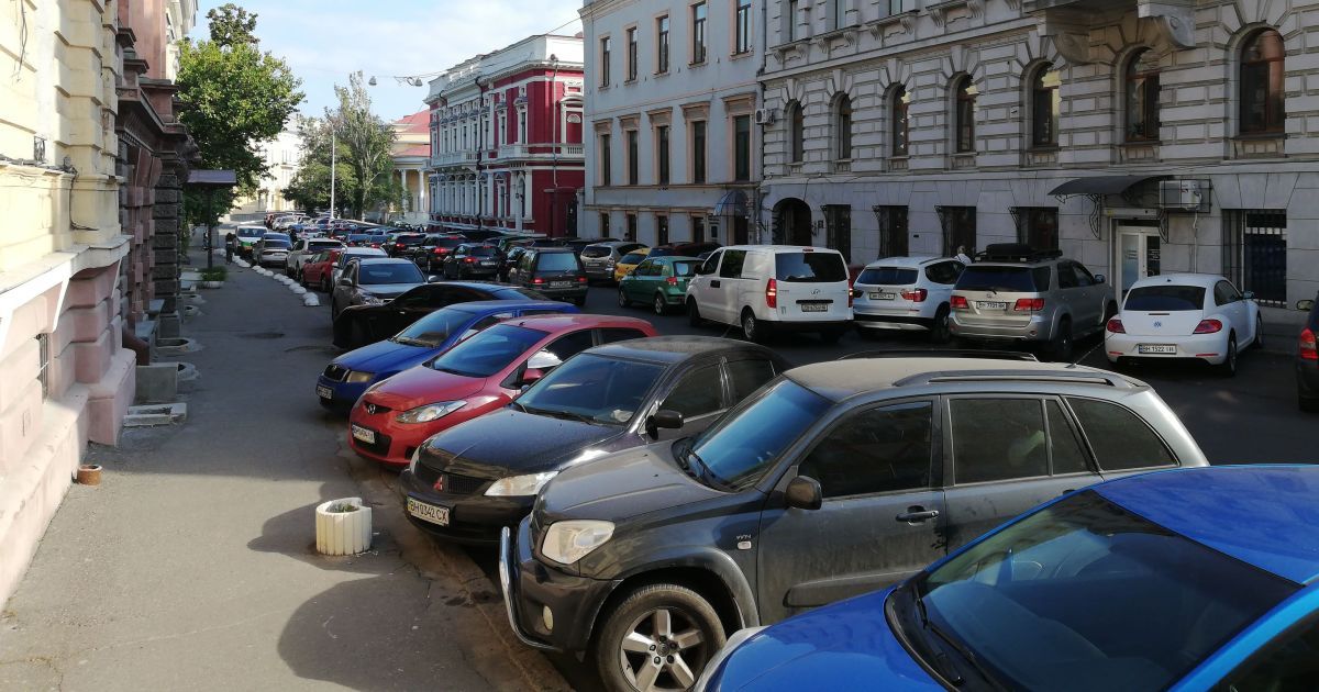 Парковка авто в запрещенном месте: суды отменяют штрафы патрульной полиции