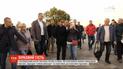 Том Круз прогулялся новым пешеходным мостом в Киеве