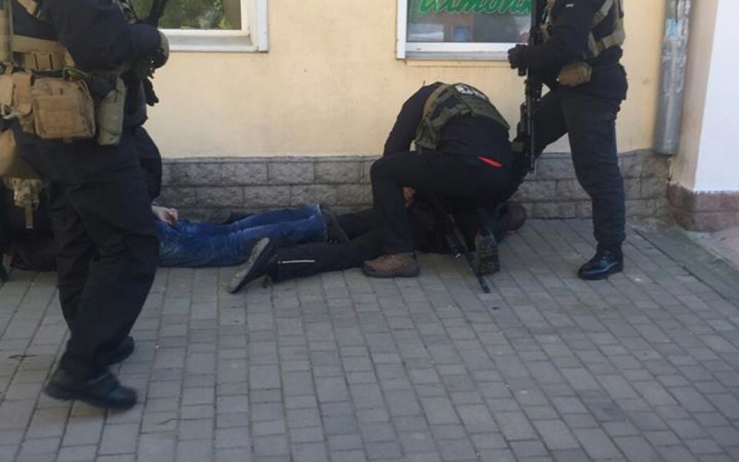 У задержанных изъяли атрибутику так называемой "Новороссии" и оружие / © facebook.com/markian.lubkivskyi