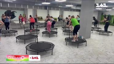 Джампінг: чому стрибки на батуті швидко набувають популярності і чим вони корисні