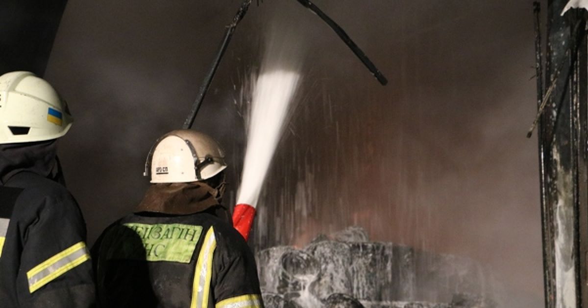 У Києві пожежники винесли з вогню п’ятьох дітей