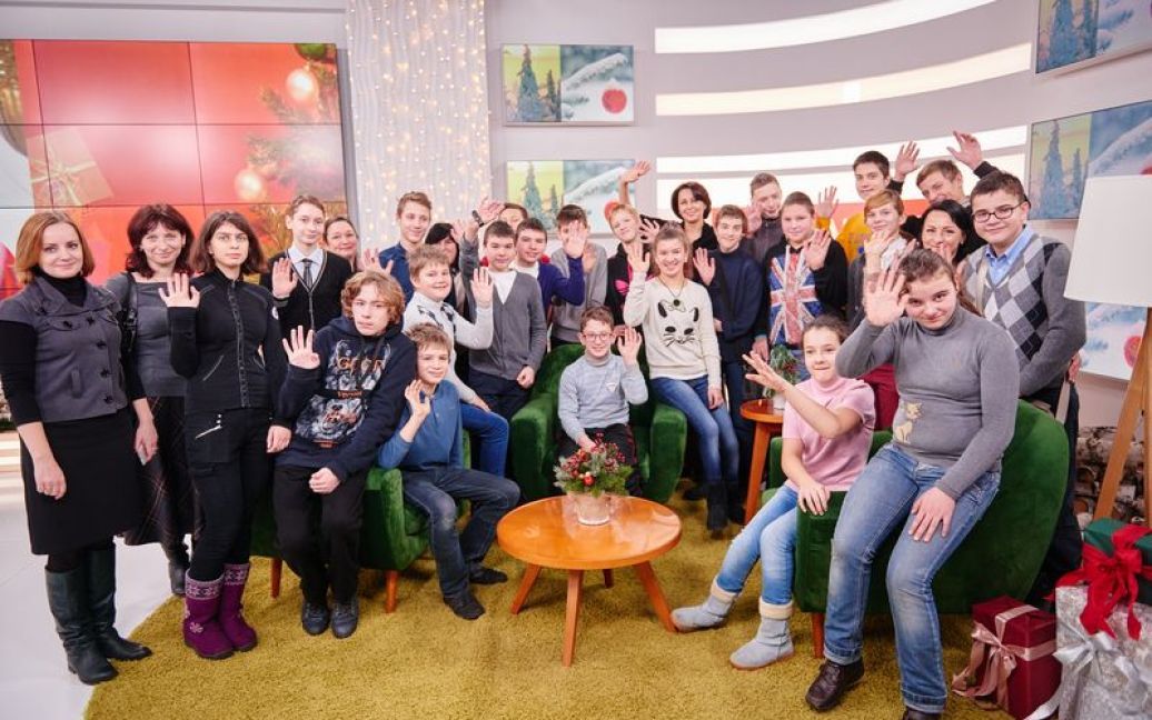 Наталія Мосейчук провела діткам екскурсію телеканалом / © прес-служба каналу "1+1"