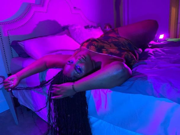  / © instagram.com/lizzobeeating