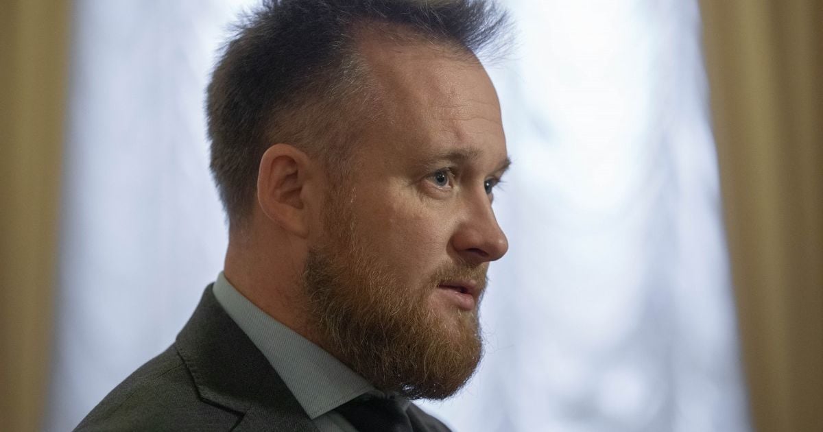 "Слуга народу" пояснив скандальні слова про "вигаданий" коронавірус і зробив нову резонансну заяву