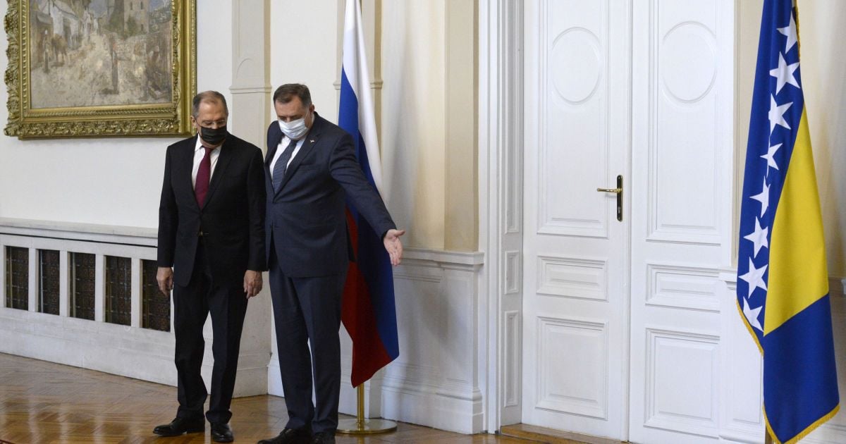 Стало відомо, скільки коштує українська ікона з Луганська, подарована Лаврову у Боснії
