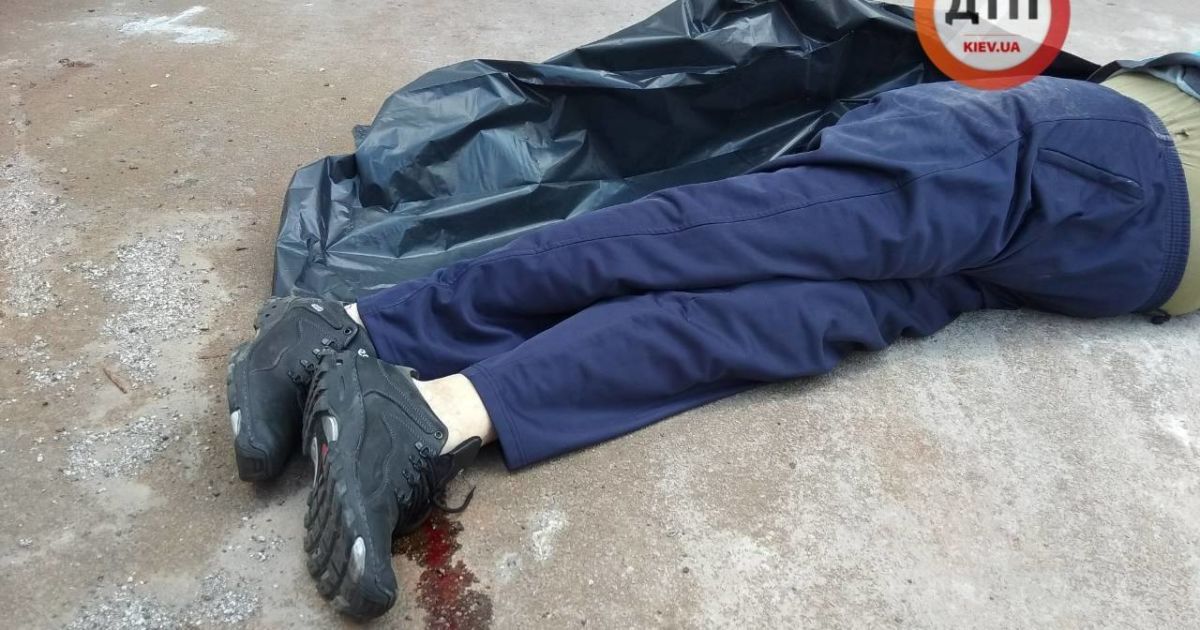 В Киеве мужчина бросился с крыши после того, как перенес дорогостоящую операцию