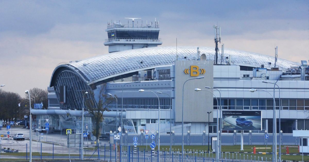 Запах аммиака в "Борисполе": возле аэропорта нашли бочки, полиция может открыть уголовное производство