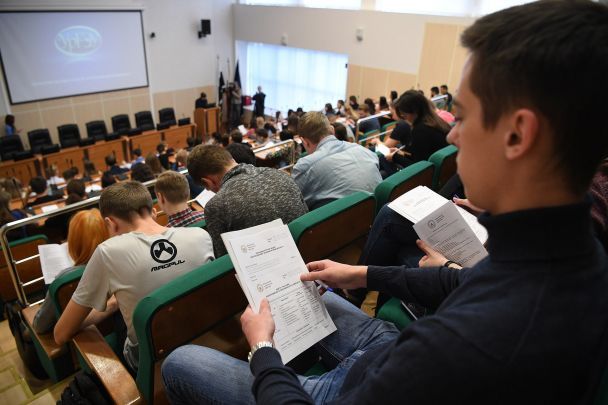 В Верховной Раде хотят лишить некоторых студентов от отсрочки от мобилизации / © 