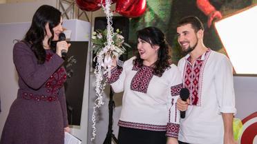 Герой АТО освідчився коханій на відкритті фотовиставки &laquo;Переможці&raquo; / © прес-служба каналу "1+1"