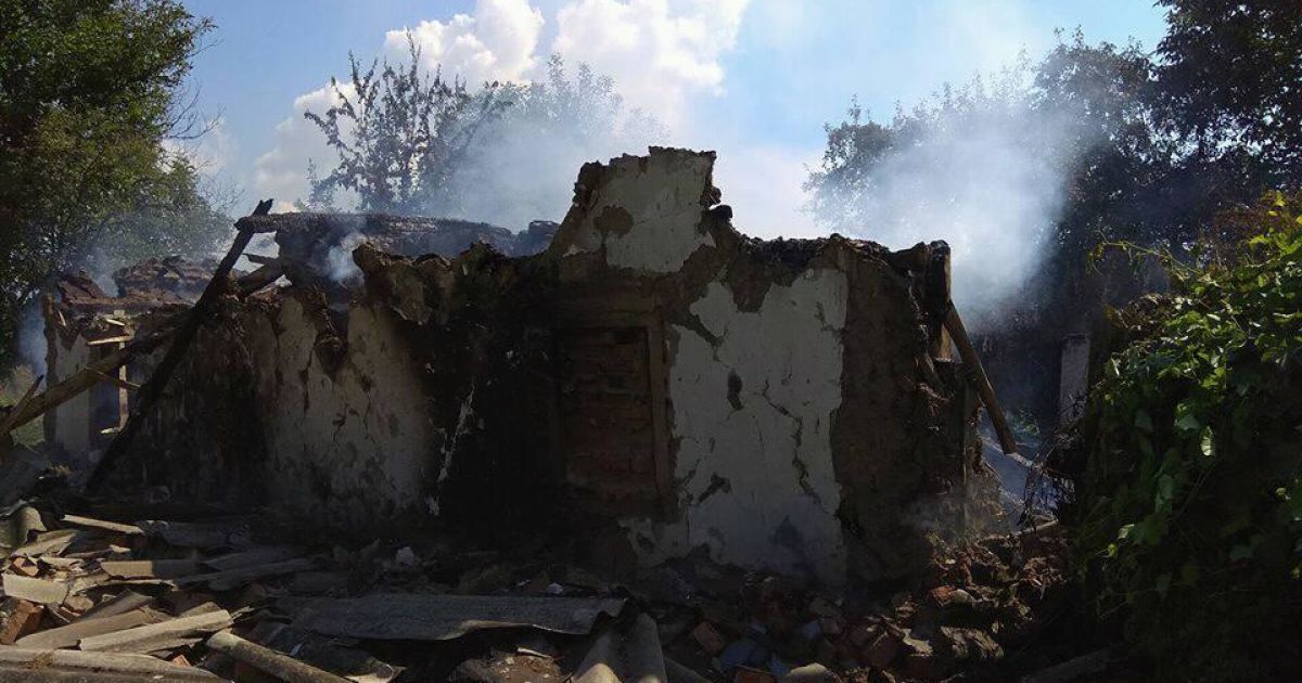На Полтавщині пенсіонерка підпалила сарай. Коли його почали гасити, вона підпалила хату з газовим балоном