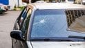 Авто з тріщиною на лобовому склі