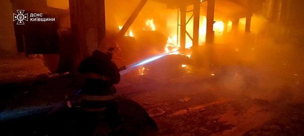 Атака РФ на Киевщине 15 апреля 2026 года / © ГСЧС Украины