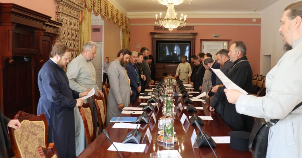 В Киеве прошла историческая встреча духовенства Православной церкви Украины и Украинской православной церкви