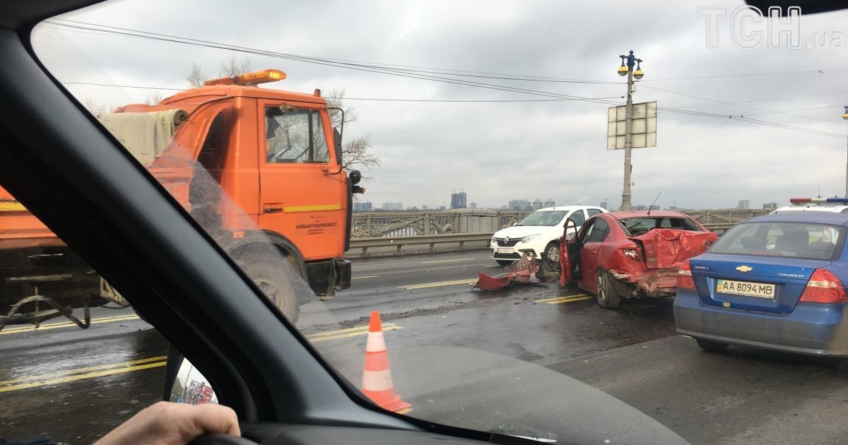 ДТП у Києві на мосту Патона_2 / © Фото Валерії Ковалінської/ТСН