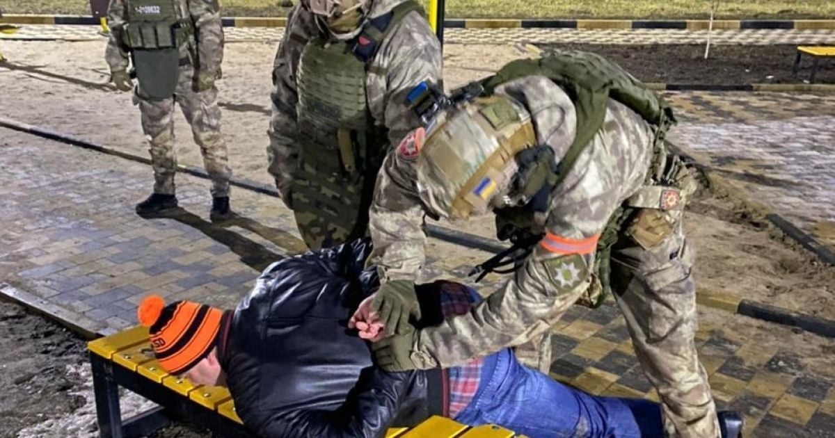 Устроил стрельбу и обесточил поселок: в Винницкой области мужчина громко "отпраздновал" день рождения