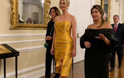 В золотом платье и с красной помадой: вечерний образ Иванки Трамп