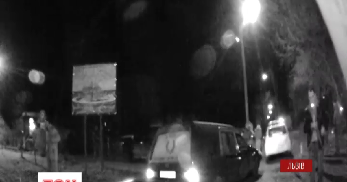 Водитель едва стоял на ногах, когда вышел из катафалка