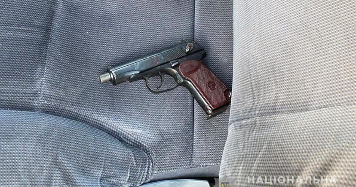 У Дніпрі зловмисник під час затримання застрелив поліцейського