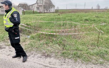 В Макаровской громаде на Киевщине обнаружили мину прямо на обочине дороги: фото
