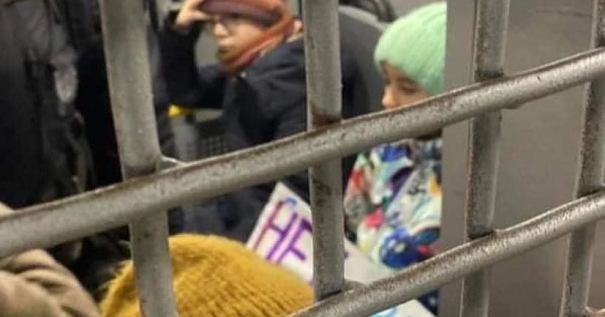 У Москві затримали дітей за протест проти війни в Україні (фото)