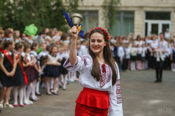 Когда последний звонок в школах Украины в 2025 году: даты по областям