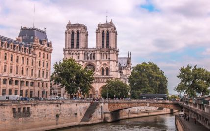 Роман Віктора Гюго "Собор Паризької Богоматері" потрапив у топ-10 популярних товарів Amazon