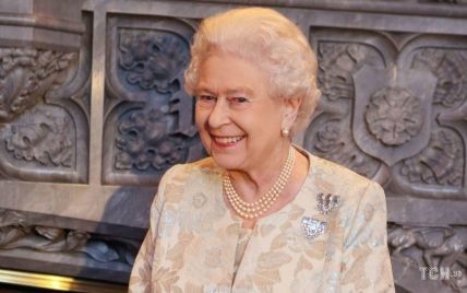 Улюблена прикраса королеви: що відомо про перлове намисто Єлизавети II, яке вона носила все життя