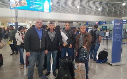 Трое украинских моряков вернулись на родину после более года ареста в Греции