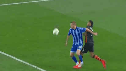 Шахтер - Динамо - 0:0. Адриано дал пинка Ярмоленко