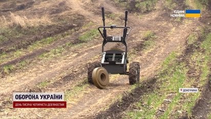 Це треба бачити! В контрнаступ на Донеччині піхоті допомагають наземні дрони!
