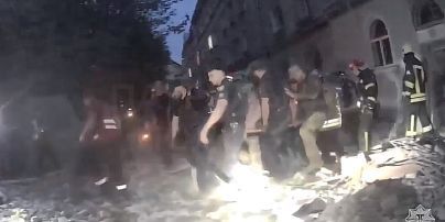 Ракетний удар по Львову: з’явилося відео перших хвилин з місця трагедії