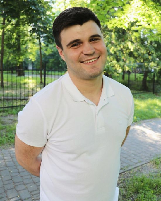 Відомий гуморист Влад Шевченко зізнався, як заробляє під час війни і який Зеленський поза кадром