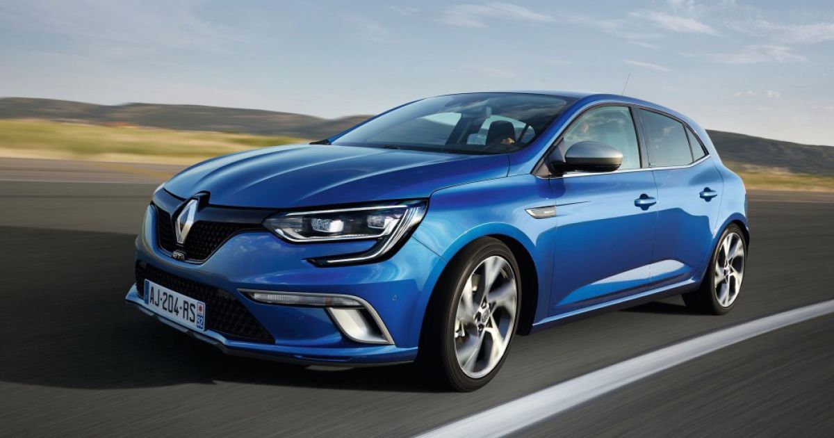 Renault Megane GT "побил" Porsche 911 в собственном рекламном ролике