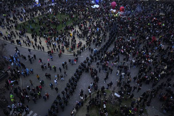 Французи вийшли на протести проти підвищення пенсійного віку
