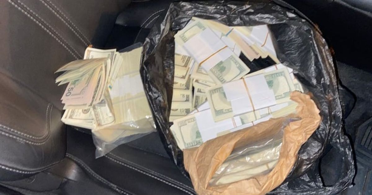 У Києві викрили дует зловмисників у збуті фальшивої іноземної валюти