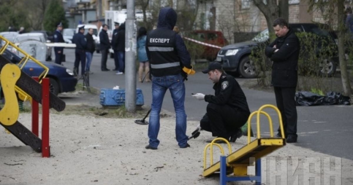 Фото з місця вбивства Олеся Бузини. / © УНІАН