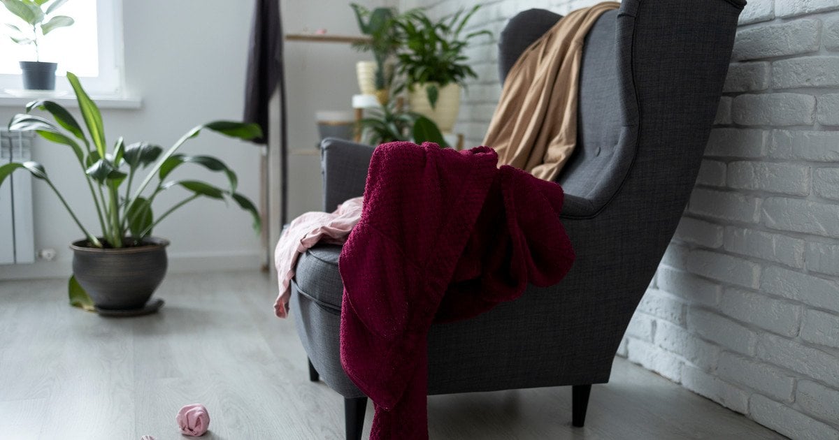 Куди не можна класти одяг