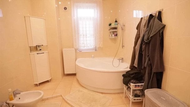 Ванна Яни Глущенко