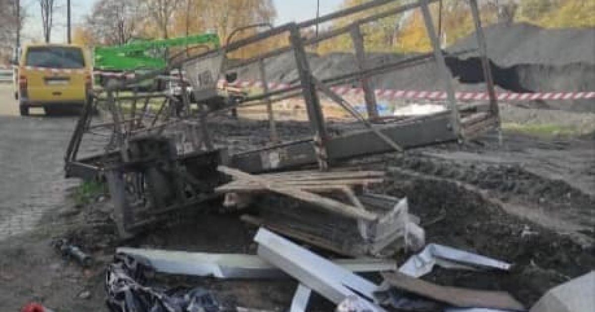 In Poland A Lift With Ukrainian Workers Fell From A 15 meter Height 