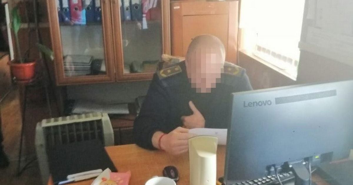 В Одессе задержали таможенника, который продавал секретные базы данных