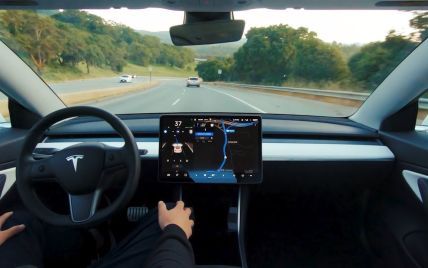 Автопилот Tesla на двух моделях наделили важной функцией